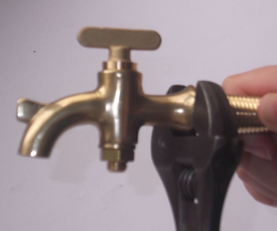 Tapered brass taps for oak barrels