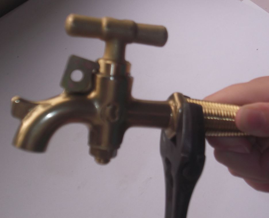 Large brass spigot tap for wooden barrels